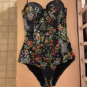 Tavik One piece Swimsuit Floral M
